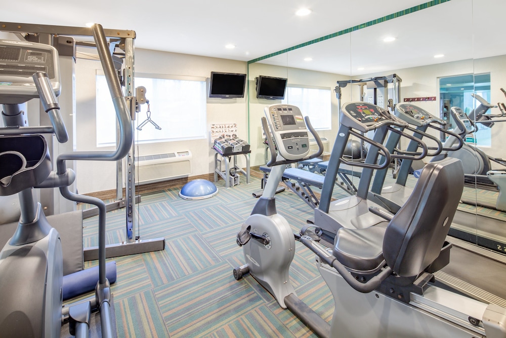 Holiday Inn Express Hotel & Suites Bishop by IHG - photo 32