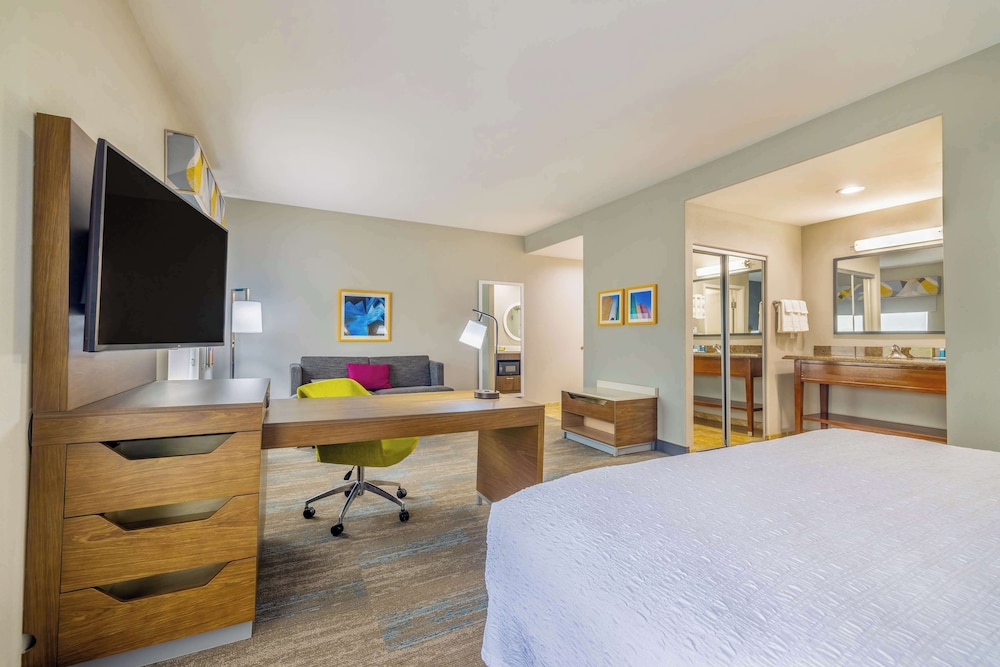 Hampton Inn & Suites Brenham - photo 4