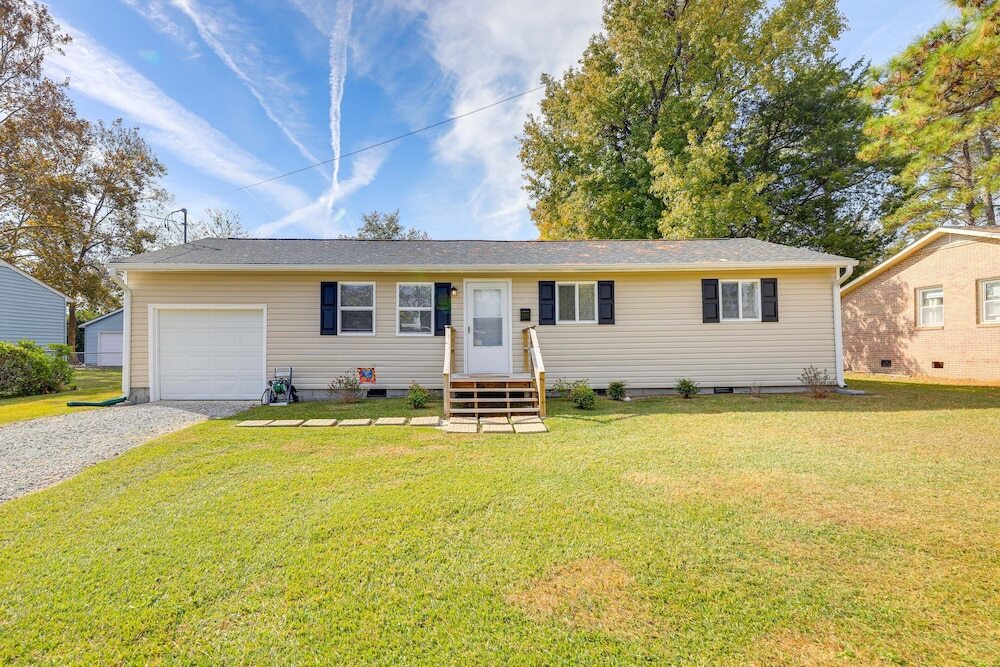 New Bern Abode With Yard About 2 Mi To Neuse River — New Bern