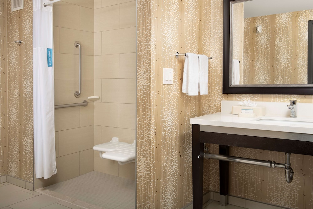 Hampton Inn & Suites Alpharetta - photo 25
