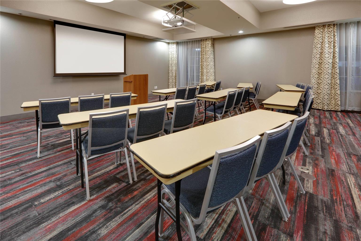 La Quinta Inn & Suites by Wyndham Dallas Love Field - photo 27