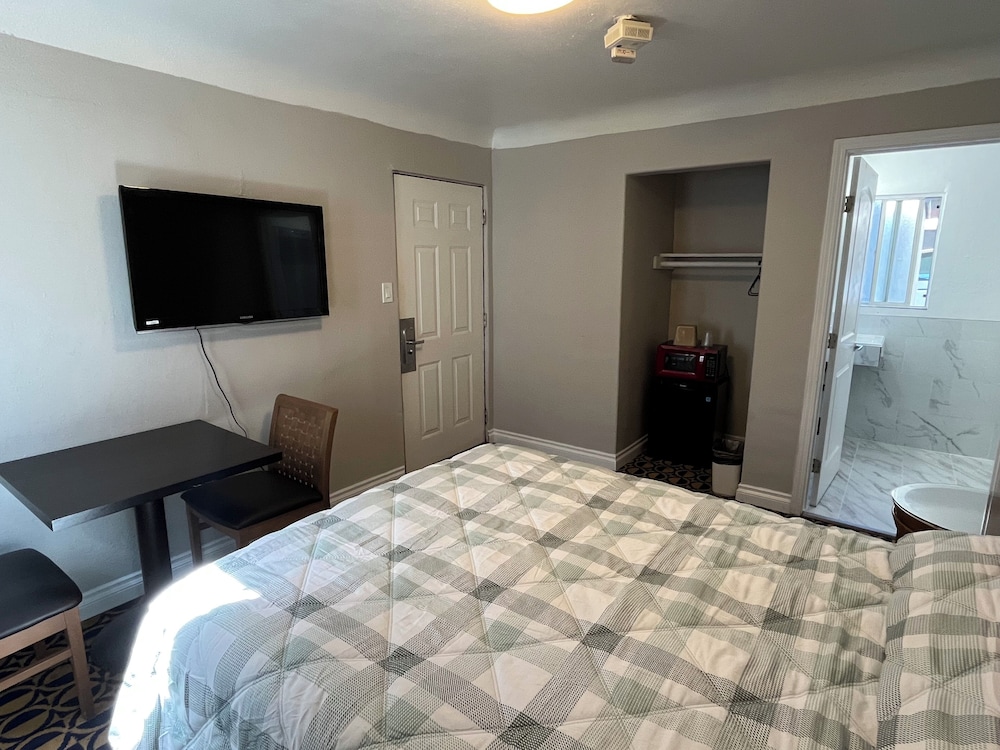 Griffith Park Motel LA Hollywood Area - photo 3