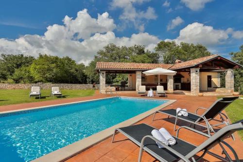 Villa Edera — 4-Star Luxury Hotel in Fazana, Croatia