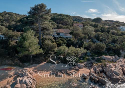 Villa Sandalia 10m to the beach — 4-Star Luxury Hotel in San Teodoro, Italy