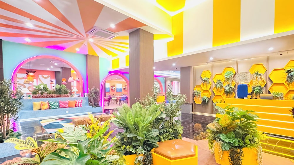 Yellow Bee Resort Cililitan — 4-Star Luxury Hotel in Jakarta, Indonesia