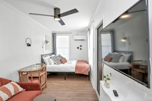 W. Cola Mini Pad Tiny House — 4-Star Luxury Hotel in West Columbia, United States