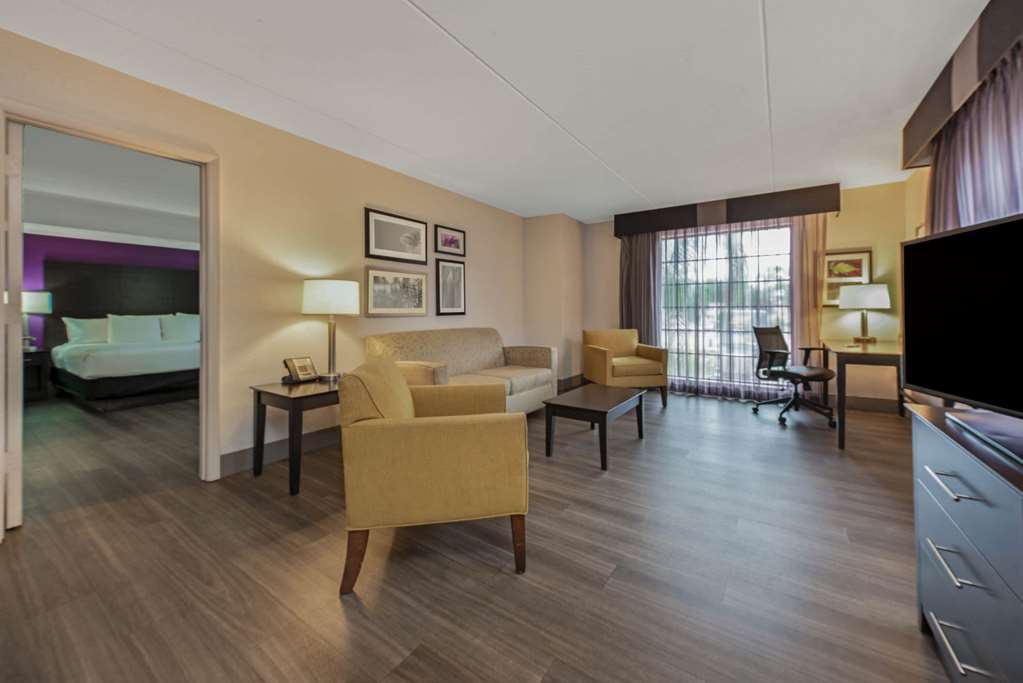 La Quinta Inn by Wyndham Miami Airport North - photo 22