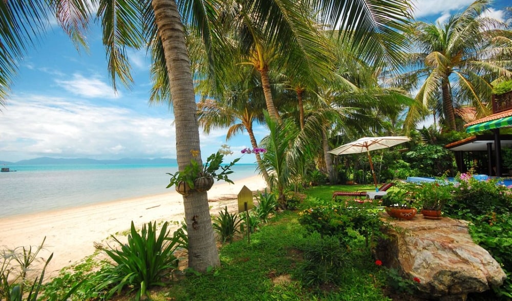 Beachfront Oasis With Private Pool And Jacuzzi On Samui S Bang Por Beach — Koh Samui