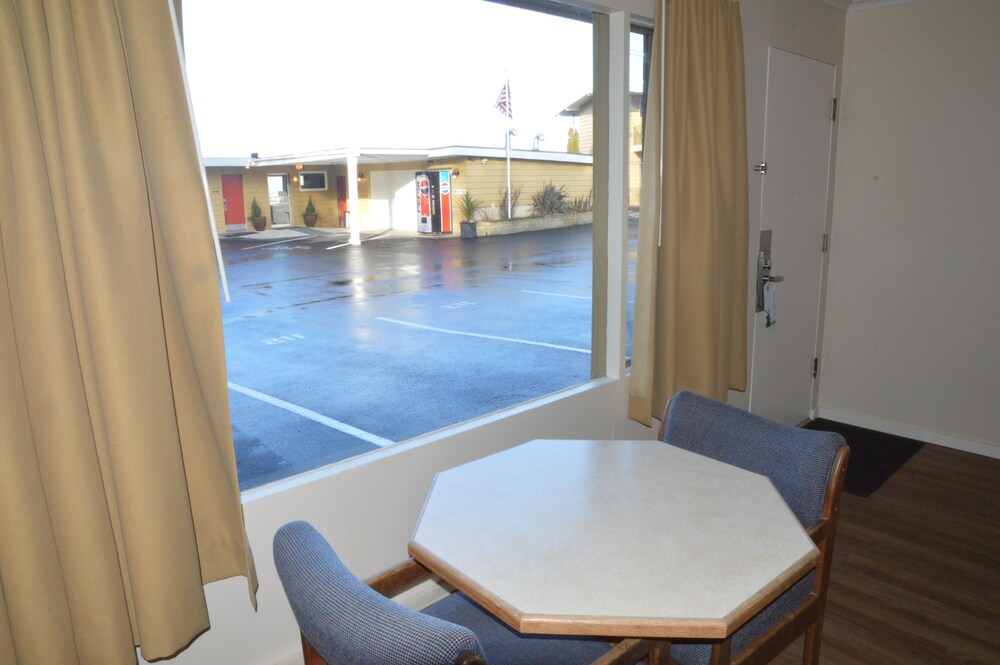 Astoria Crest Motel - photo 52