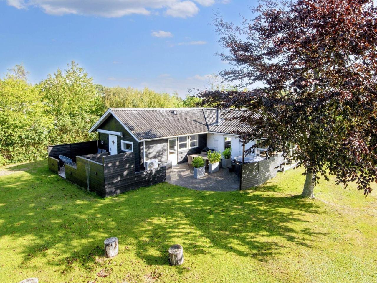 4 person holiday home in Ebeltoft By Traum — 4-Star Luxury Hotel in Ebeltoft, Denmark