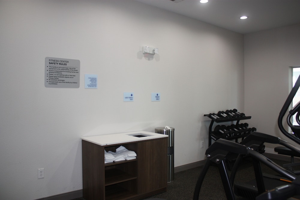 Holiday Inn Express Hotel & Suites Shamrock North by IHG - photo 61