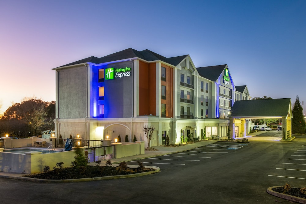Holiday Inn Express Atlanta West Theme Park Area by IHG - carbon neutral hotel in Lithia Springs