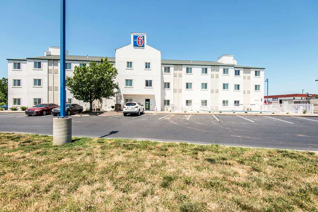 Motel 6 Junction City KS - photo 3