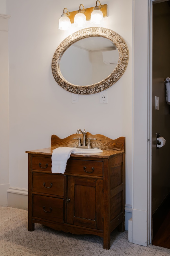Greenbriar Inn - photo 25