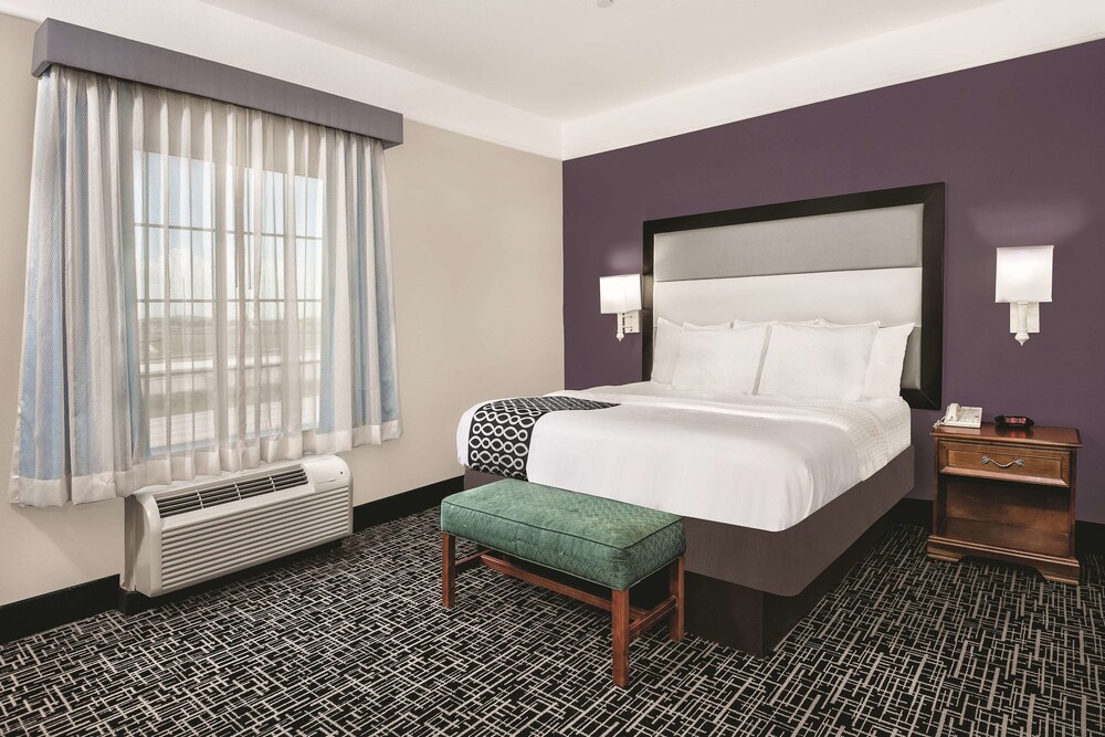 La Quinta Inn & Suites by Wyndham Houston Rosenberg - photo 5