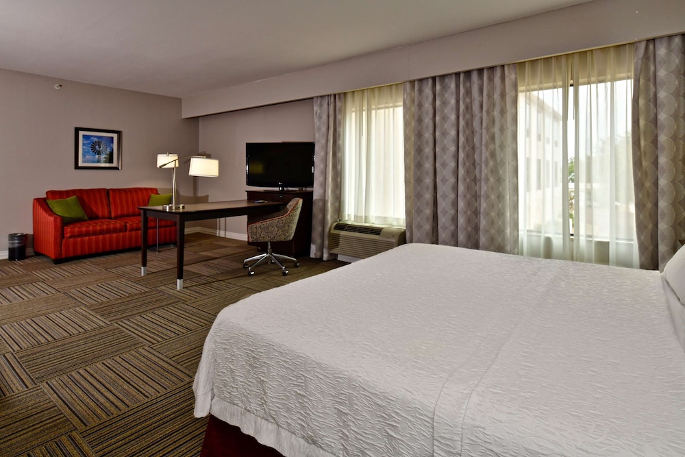 Hampton Inn & Suites Fredericksburg - photo 7