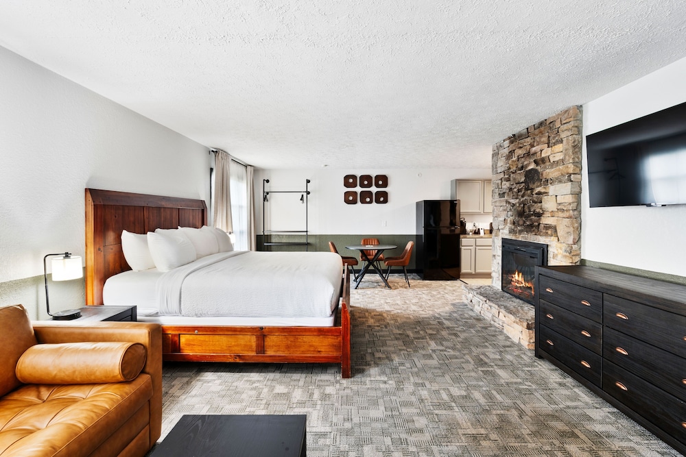 Tremont Lodge & Resort - photo 89