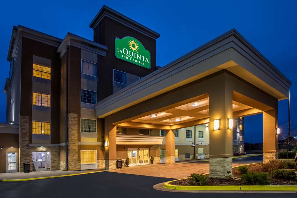La Quinta Inn & Suites by Wyndham Rochester Mayo Clinic S - photo 3