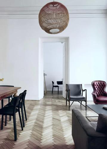 M1 Apartment