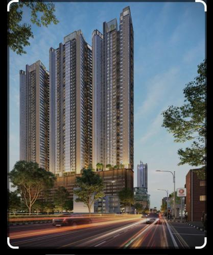 Luxury 32nd Floor 2 Bed 2 Bath Apartment with Pool Harbour & Lotus Tower views in Colombo, Sri Lanka