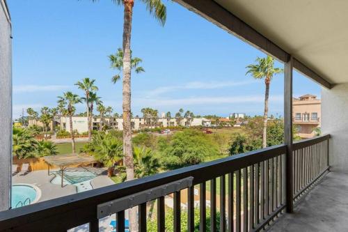 2 Bed 2 Bath Condo by Beach with Resort Pool in South Padre Island, United States