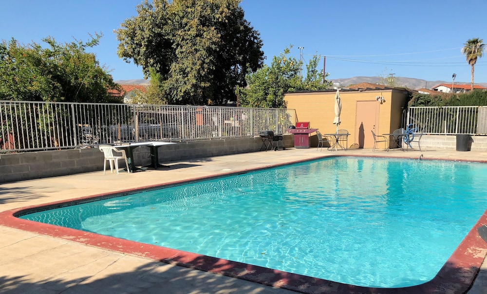 Topper Motel - photo 25