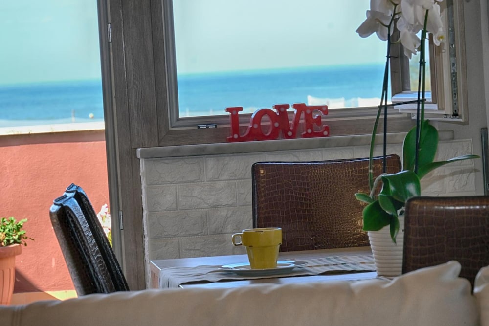 BB Fly and Beach - carbon neutral hotel in Fiumicino-Isola Sacra