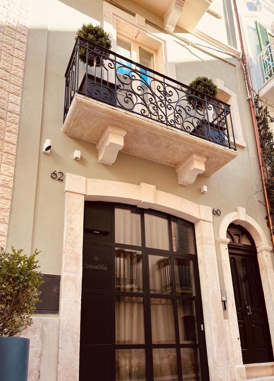 Smallis Apartment — 4-Star Luxury Hotel in Conversano, Italy