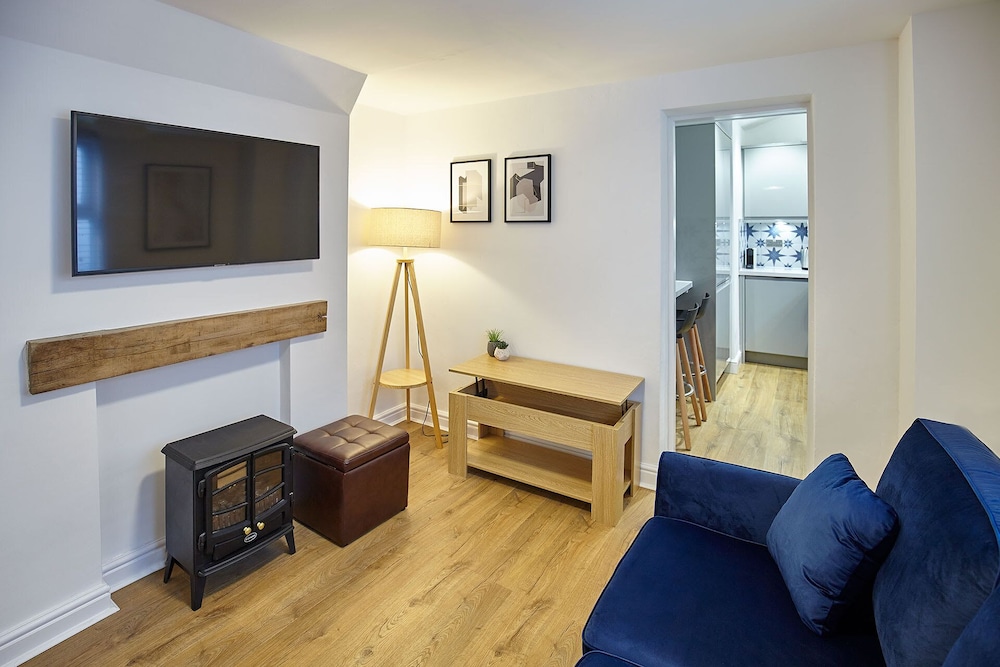 Host Stay Clinker Cottage