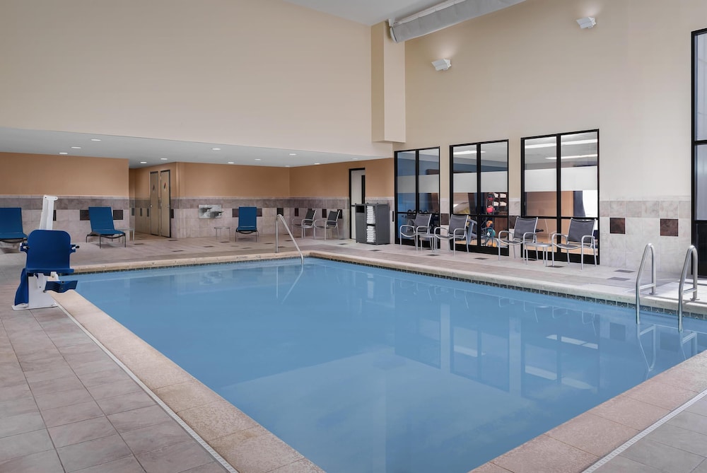 Hampton Inn & Suites Omaha Downtown - photo 27