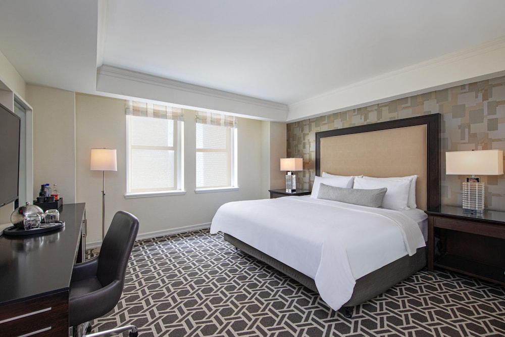 JW Marriott Essex House New York - photo 26