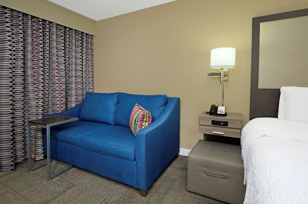 Hampton Inn Madison - photo 11