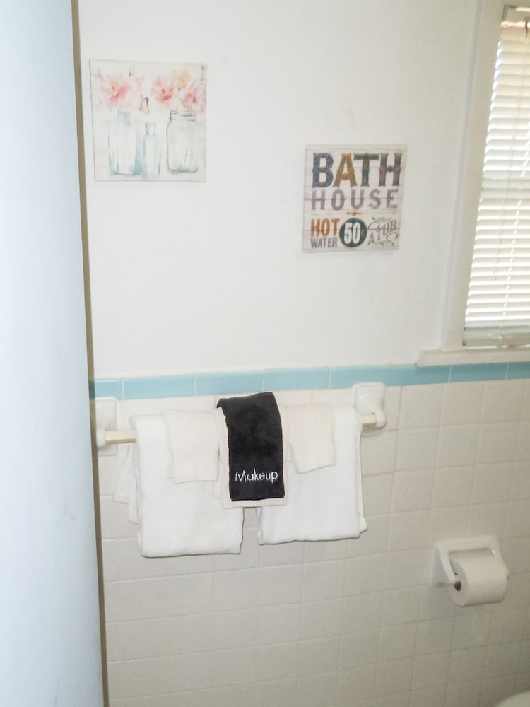 The Gold Pan Motel - photo 42