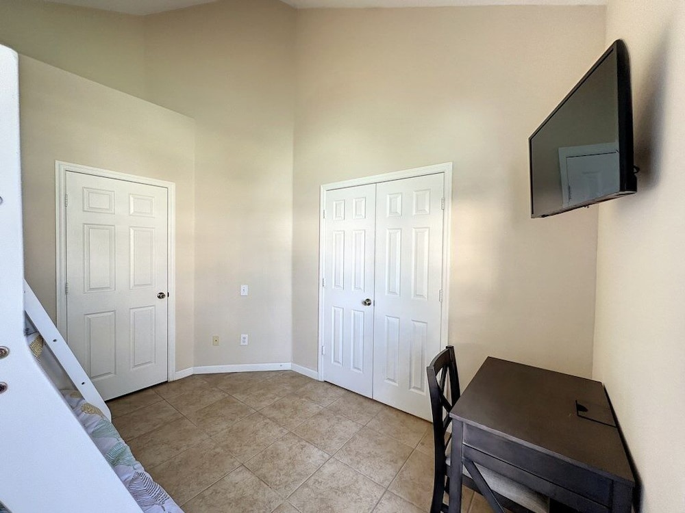 Luxury 6bd 3.5ba Pool Home In Windsor Palms Resort 6 Bedroom Villa by RedAwning - photo 40