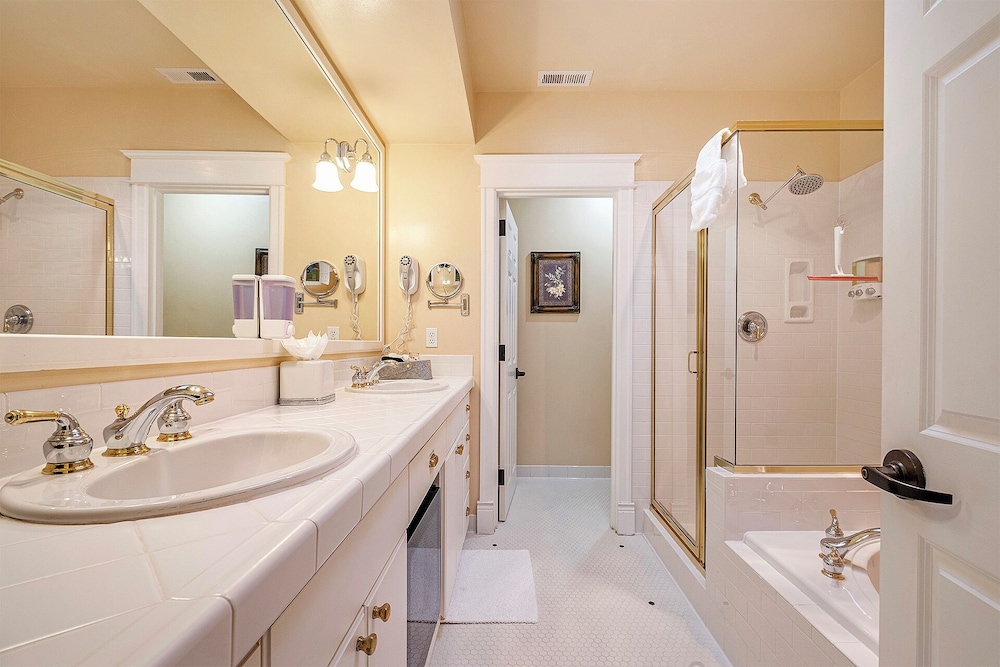 The Orenco Station Hotel - photo 113