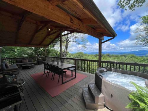 Hot Tub Panoramic Views Deck Firepit - last minute hotel in Unknown City