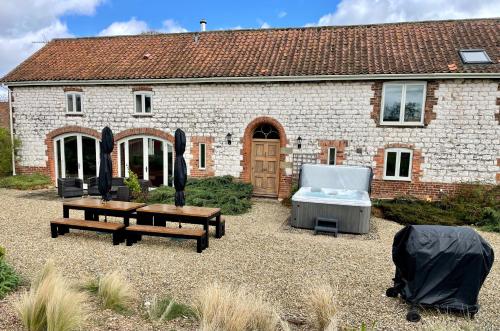 Country Retreat hot tub games room dog friendly