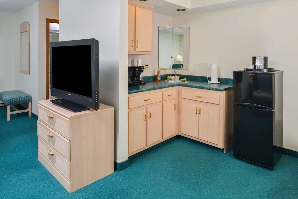 Americas Best Value Inn & Suites Bluffton - photo 9