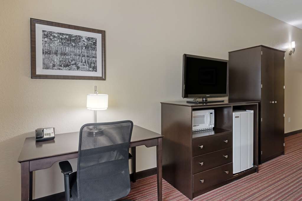 Best Western Plus Bradbury Inn & Suites - photo 26
