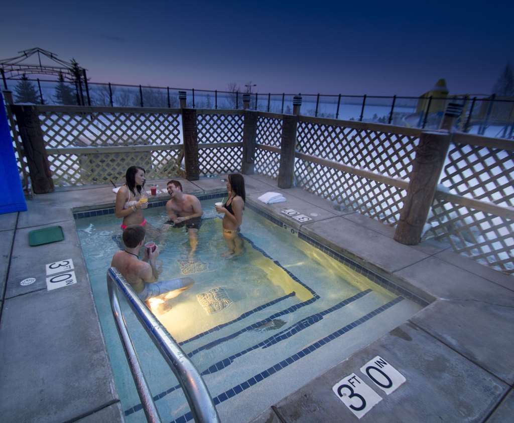 Edgewater Hotel & Waterpark - photo 8