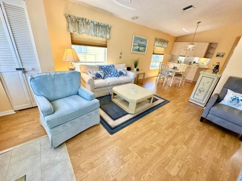 Turtle Talk N2083 - carbon neutral hotel in Jensen Beach