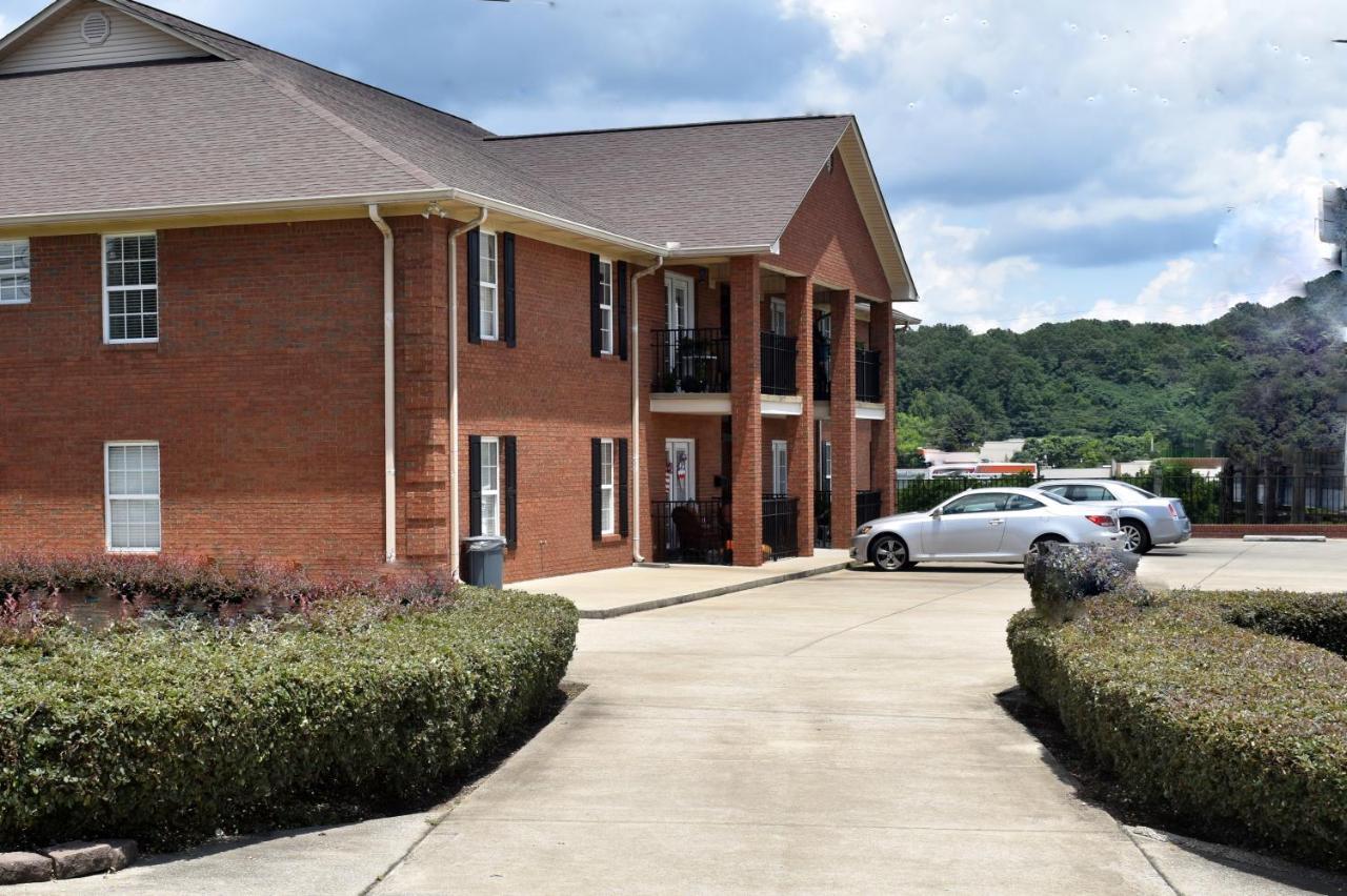 Gadsden Inn & Suites - photo 18