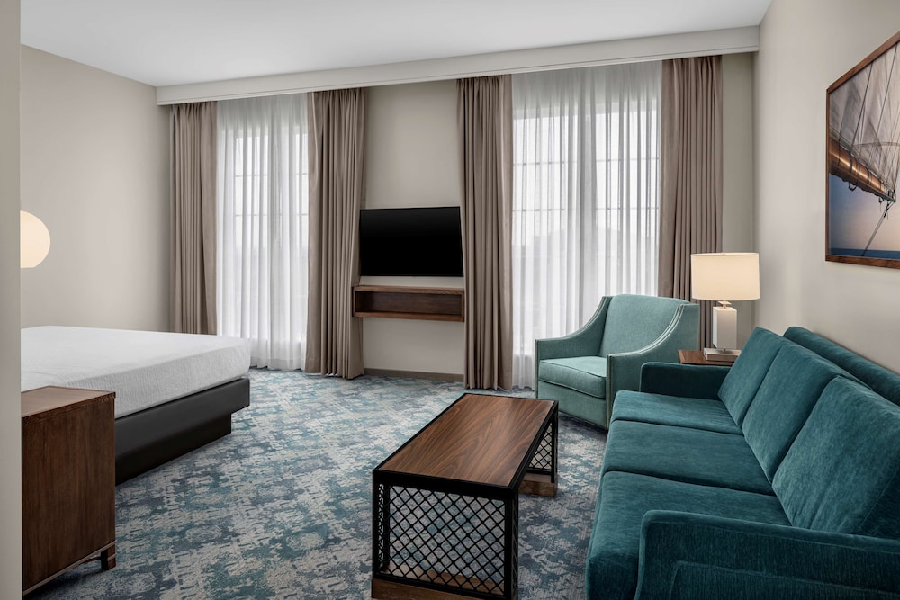 Embassy Suites by Hilton Charleston Harbor Mt. Pleasant - photo 10