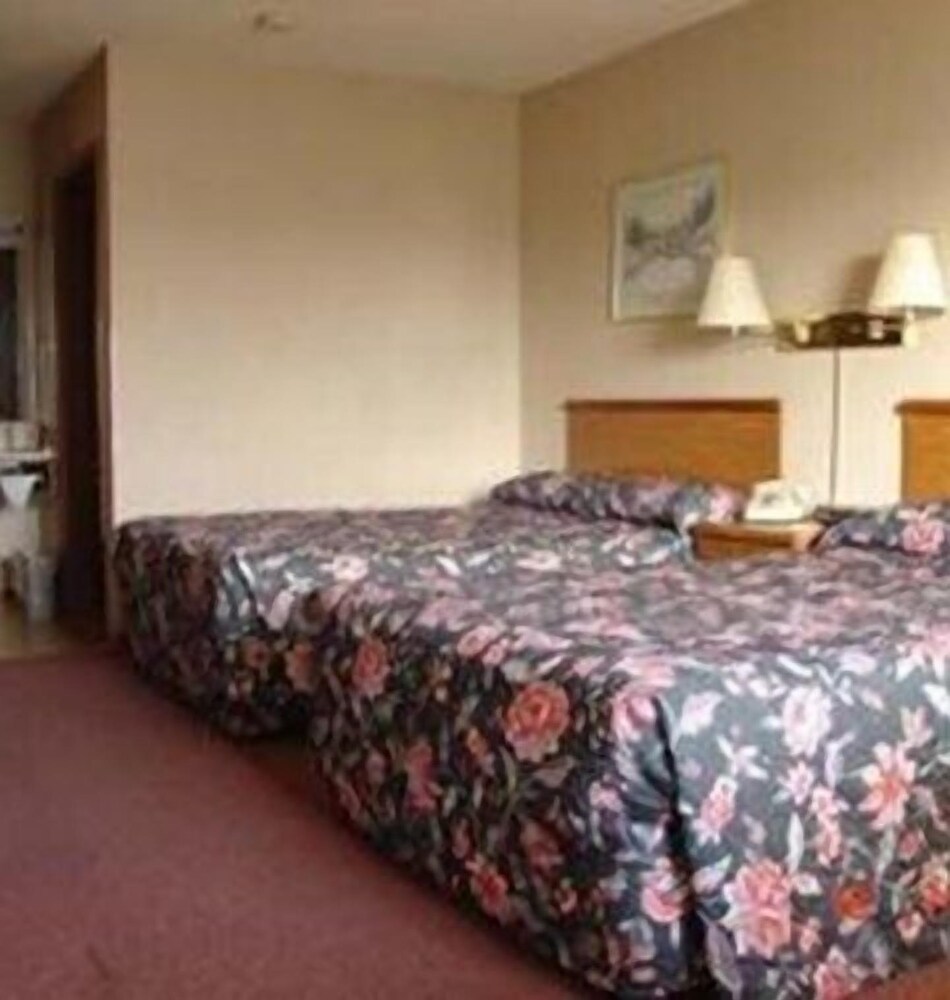 Carlisle Inn - photo 2