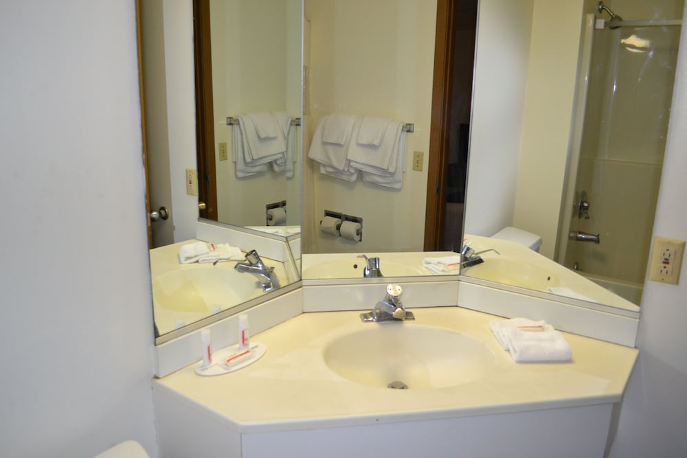 Travelodge by Wyndham Niagara Falls - photo 27