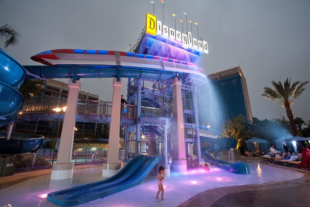 Disneyland Hotel - photo 50
