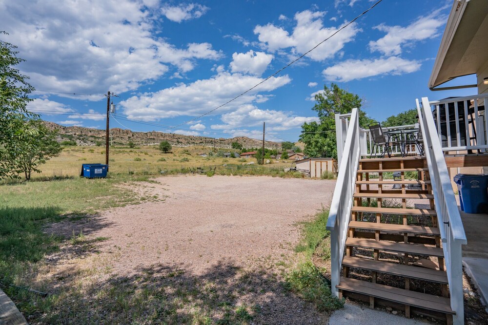 2BR Aptmt Parks Private Deck Mountain Views - photo 29