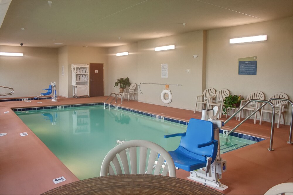 Cobblestone Hotel & Suites Jefferson - photo 29