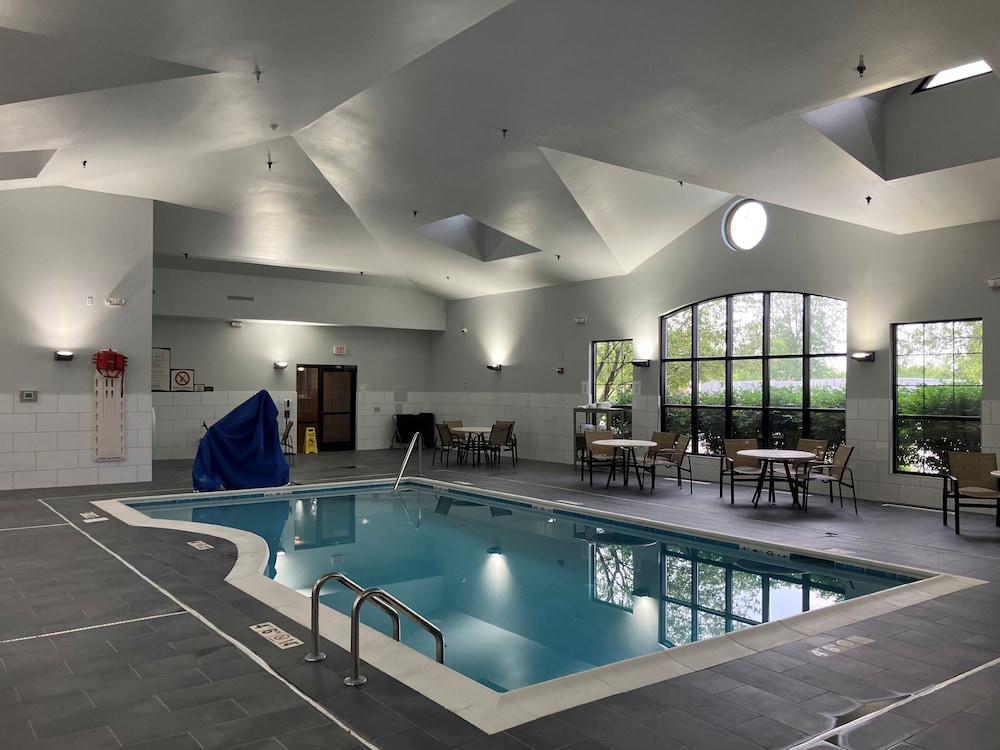 Staybridge Suites Toledo Maumee by IHG - photo 20