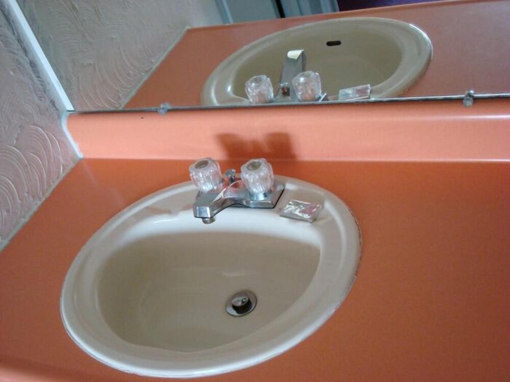 Gray Plaza Motel - photo 12